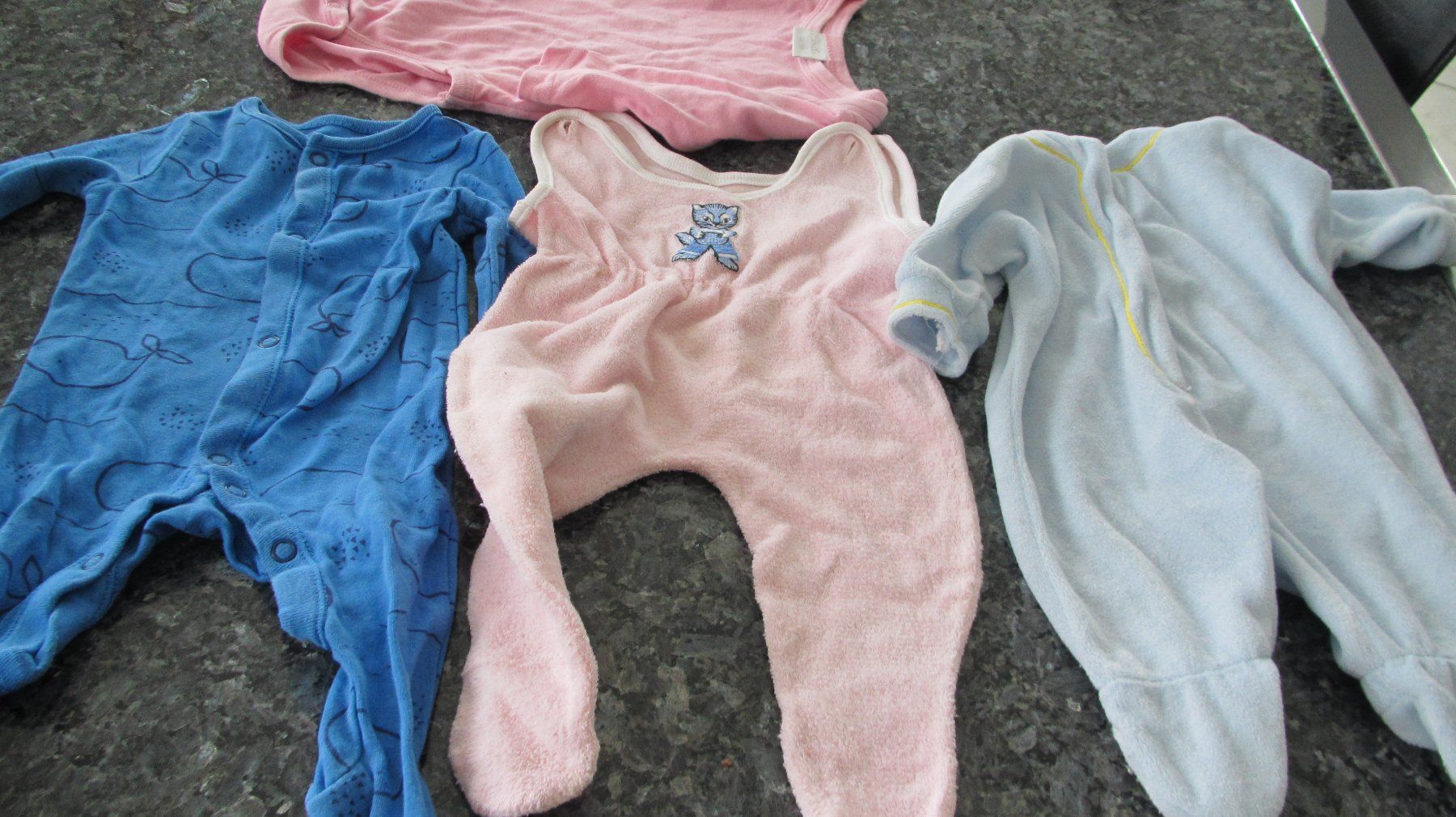 Kleiderpakete & -sets: HABITS BEBE OU GRANDE POUPEE – Gebraucht aus Murten von Selliot 2