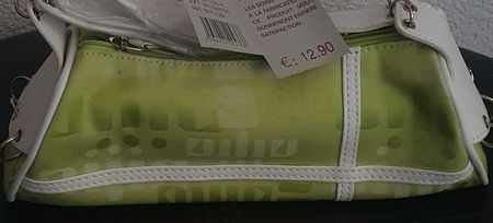 Pochette verte, motif blanc et simili cuir blanc neuve...