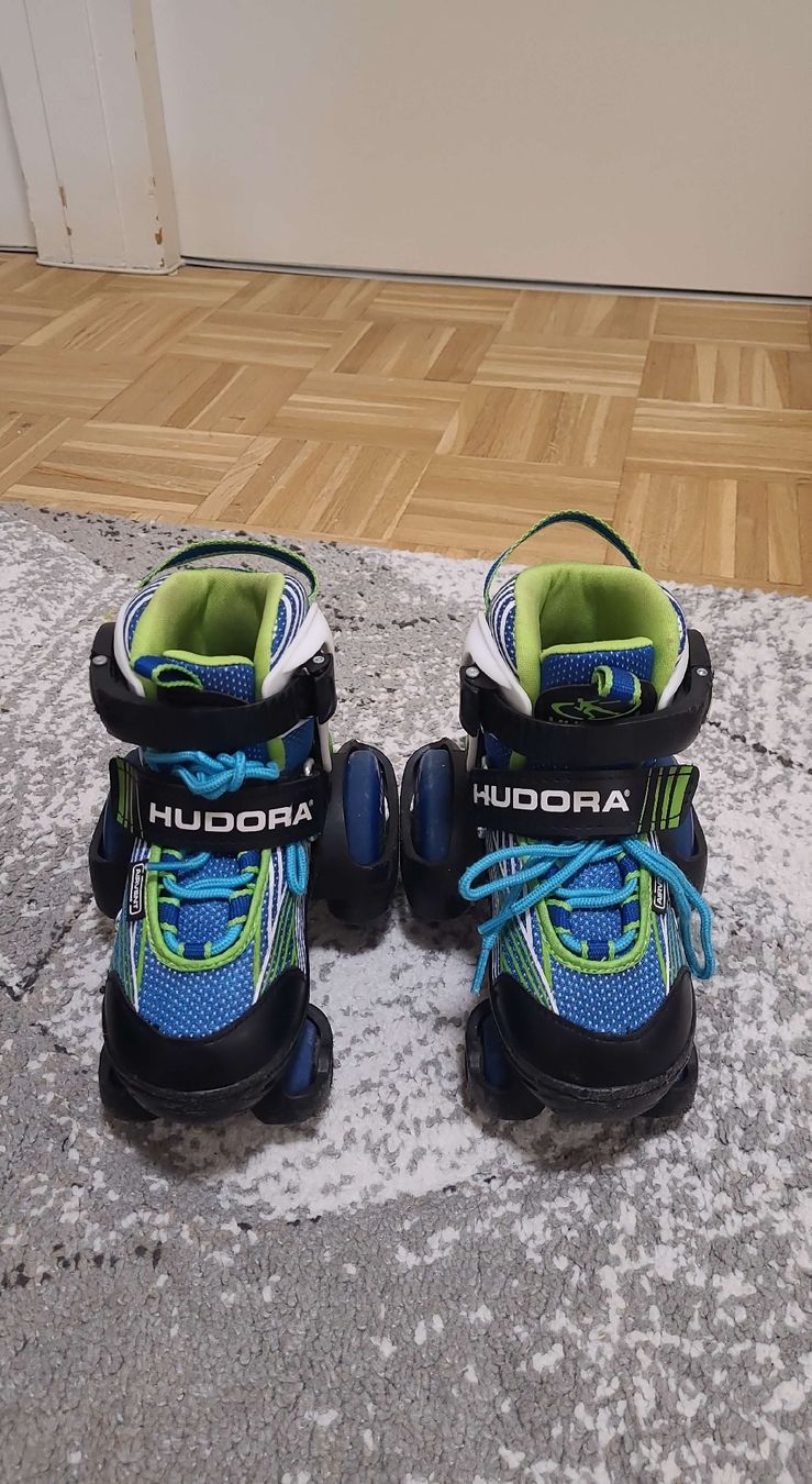 Inline-Skating & Rollschuhe: Rollers Hudora My First Quad, taille 26 -29 – Gebraucht aus Vevey von obi_n8zc