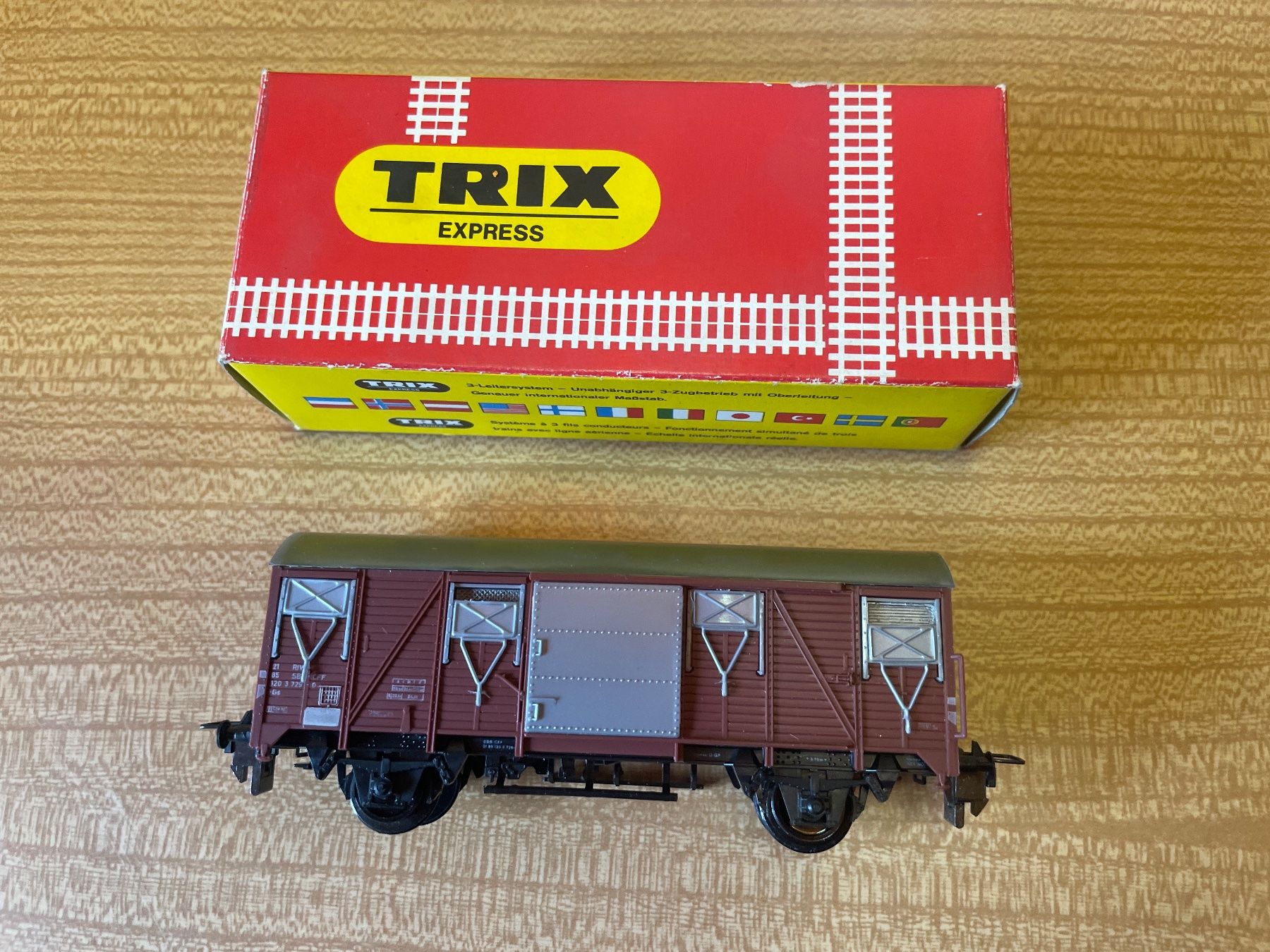 Trix Trains électriques: Trix Express H0 Güterwagen – D'occasion à Suhr par Daneli7 4