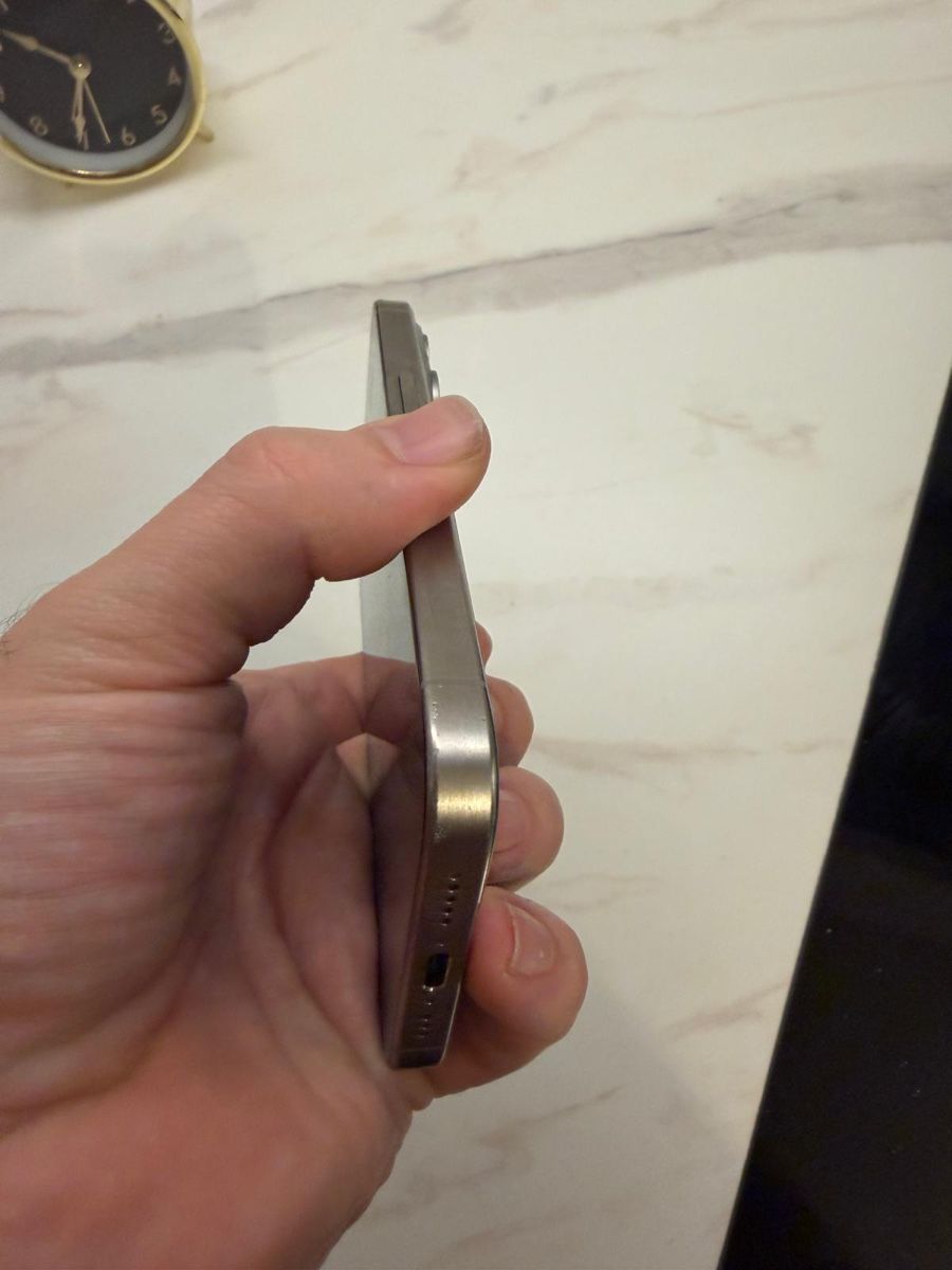 Apple Portables: Iphone 15 Pro – D'occasion à Uetendorf par Sim83 5