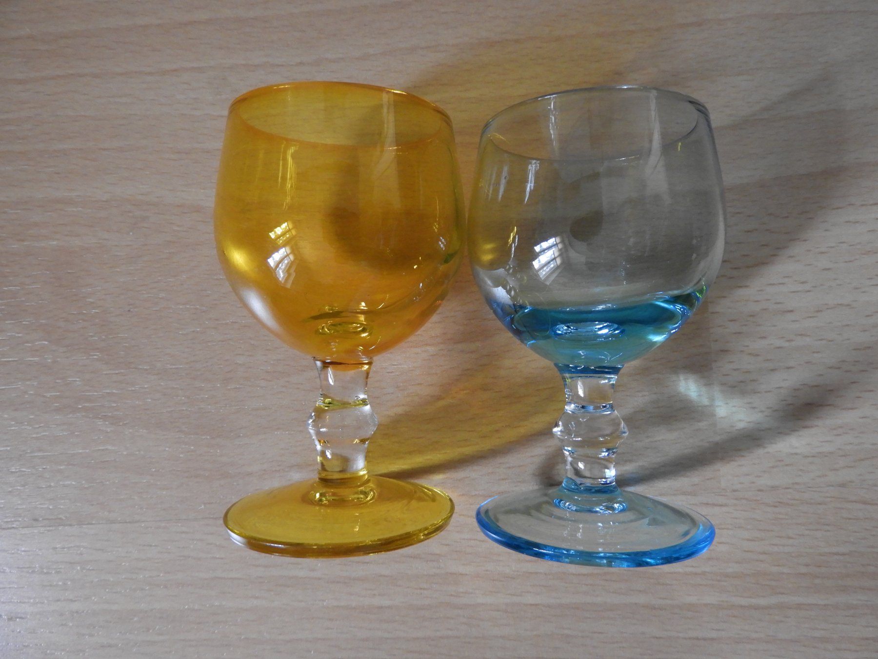 Bicchieri: 5 Verres à liqueur, colorés – Usato da Dombresson venduto da sev_bsb8 6