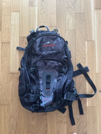 Rucksack Dakine Tarnung guter Zustand 45 Liter