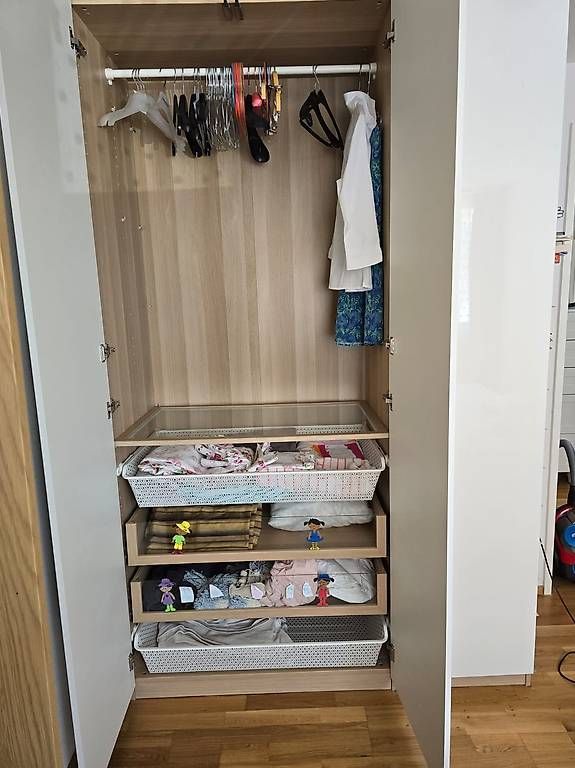 Schränke: Ikea PAX Kleiderschrank – Gebraucht aus GERSAU von eva_nkp9 1
