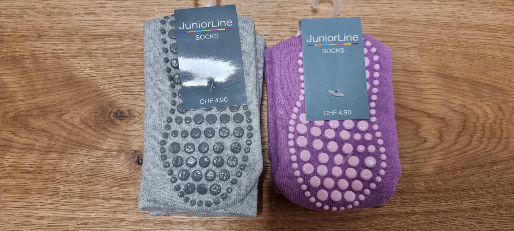 Scarpe per ragazze: 4er-Set: Mädchen-Schuhe und Socken Grösse 23 mit Extra – Usato da Lachen SZ venduto da allesweg78