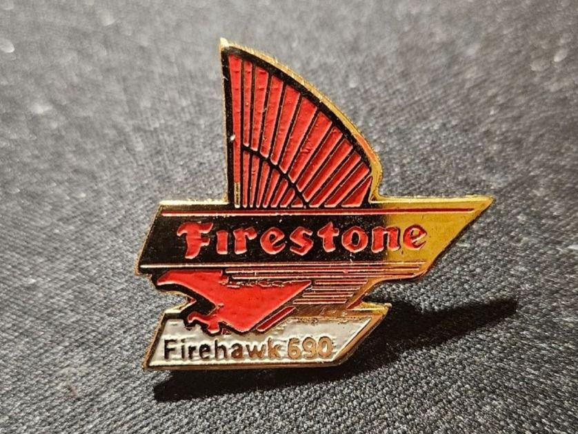 Spille & Fermagli: Pin Firestone – Usato da Bern venduto da Respirit