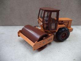 Vibromax W1102 Srassenwalze 1:35