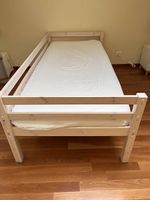 Lit individuel avec matelas