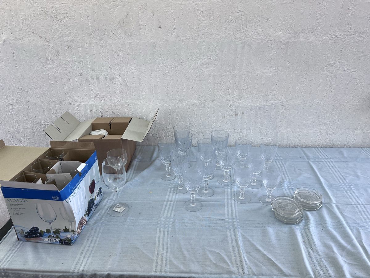 Verres: Verschiedene Glässer (79) – D'occasion à Glattfelden par brockischweiz