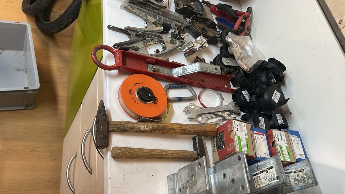 Alle Werkzeuge: Diverses Ab 1.- – Gebraucht aus Langnau i. E. von Acrjl 1