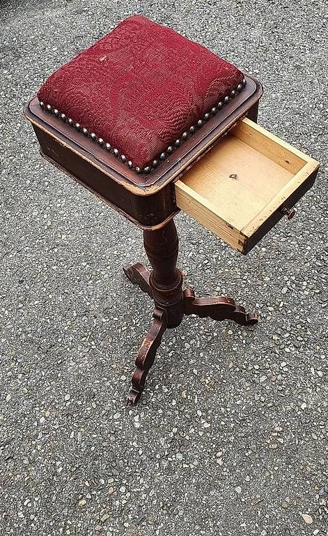 Macchine da cucire: Antikes Möbeli zum Sticken – Usato da Winterthur venduto da the_kwc5 1