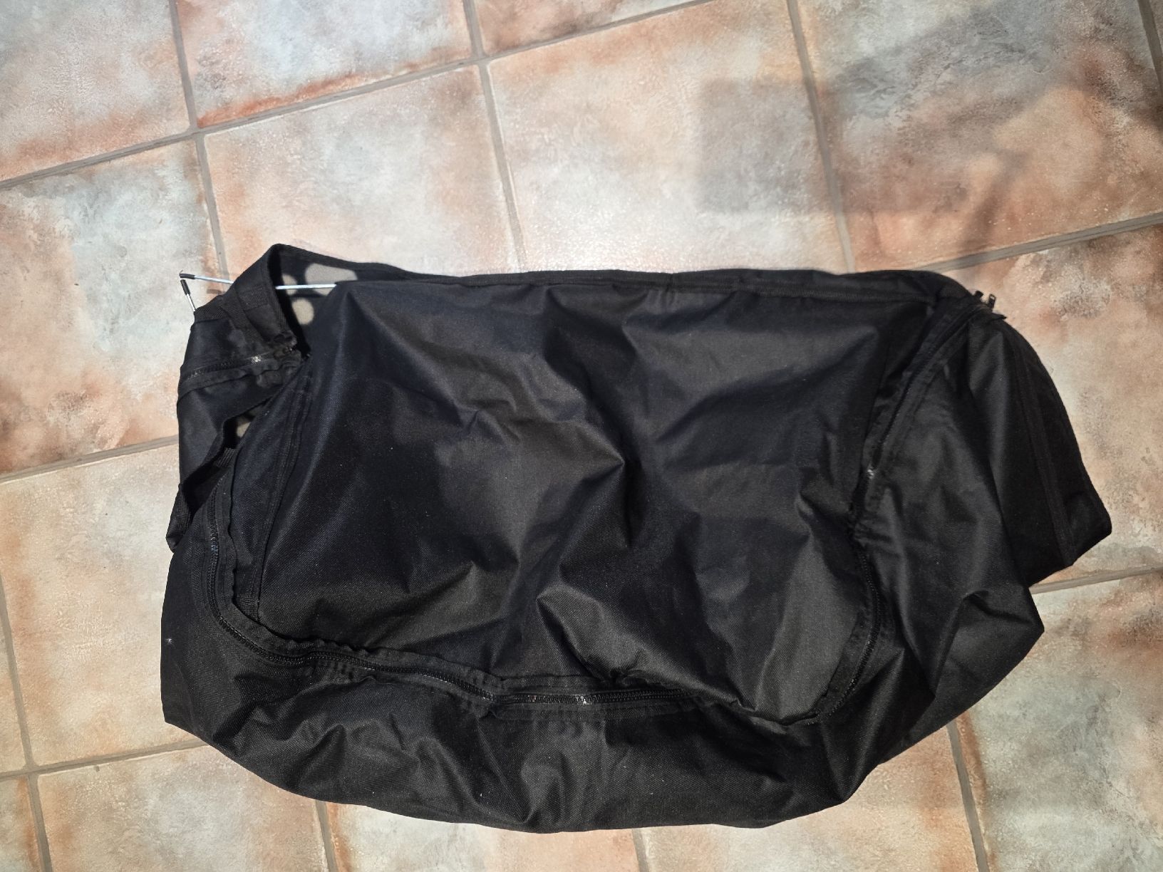 Niches, paniers: Trixie Autositzbezug Fleece Polyester Schwarz  – D'occasion à Egerkingen par Toengi01 4