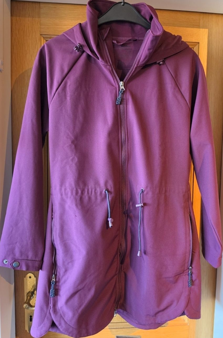 Giacche: Softshelljacke Outdoor Performance weinrot Grösse 42 – Usato da Flaach venduto da ker_6ml7