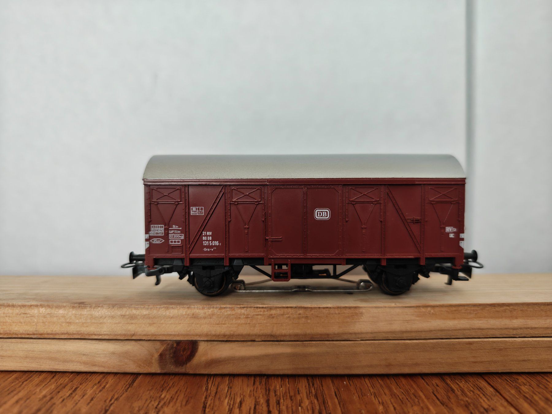 Märklin Modellini di ferrovie: Märklin H0 Güterwagen DB mit Schlusslicht – Usato da Bern venduto da JGBahn 3