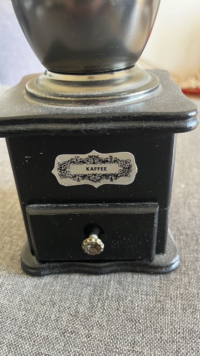 Elettrodomestici da cucina: Kaffemühle Holz Schwarz Vintage – Usato da Bibern SO venduto da Alpmann13 2