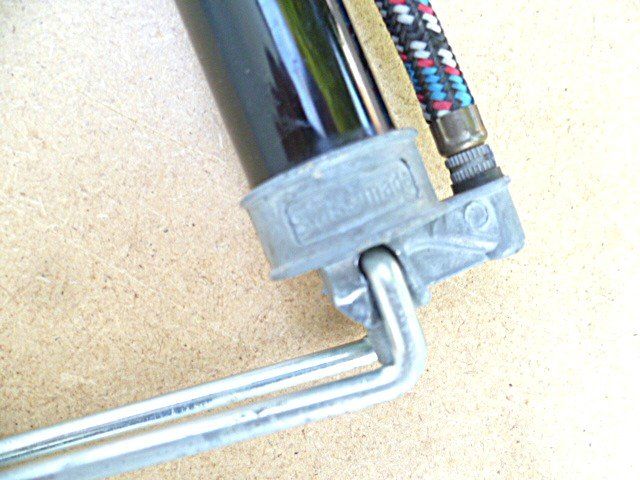 Pumpen: Velo - Handpumpe REX CH Modell – Gebraucht aus Effretikon von Heimstudio 4