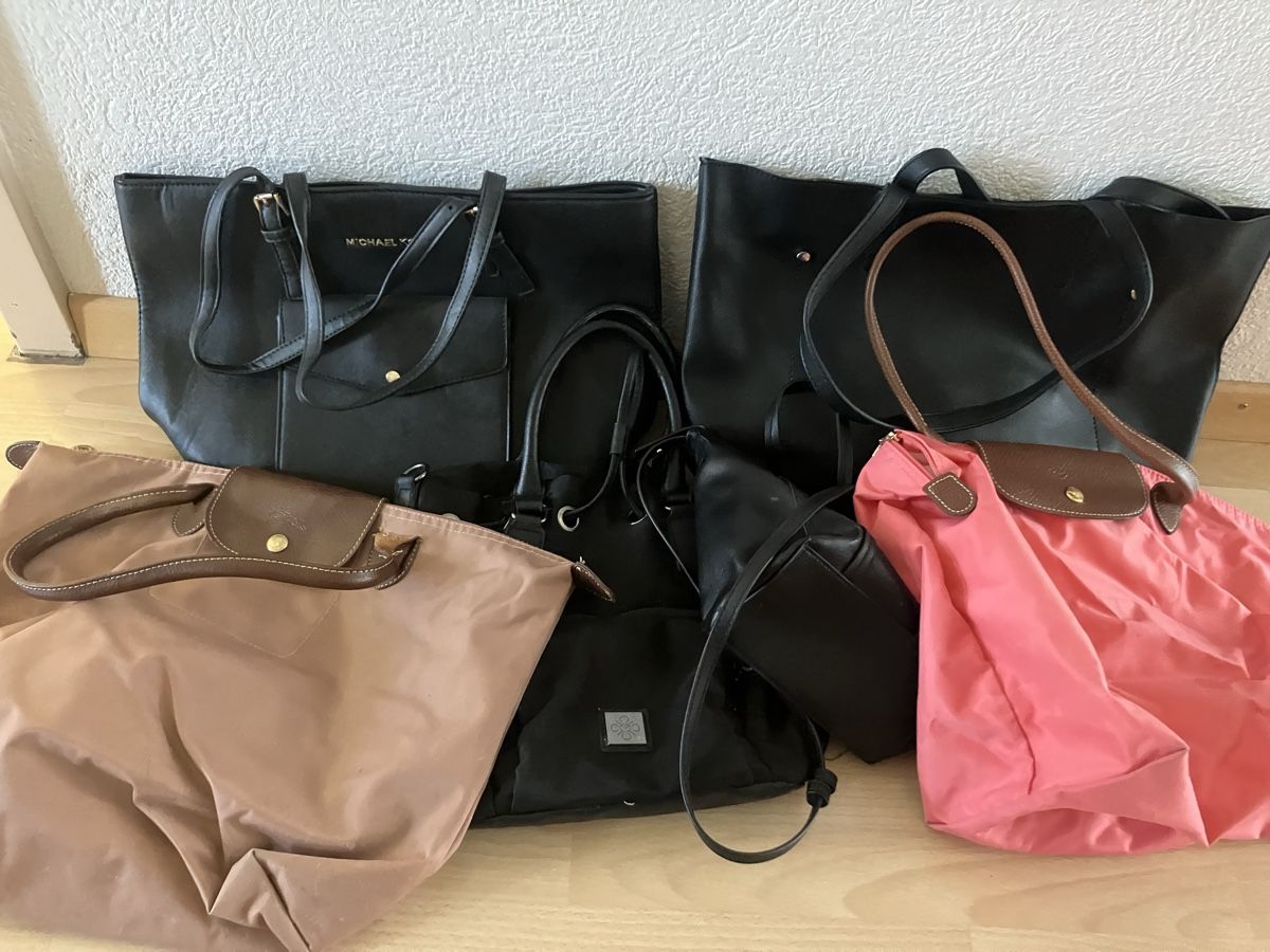 Taschen für Damen: Verschiedene Handtaschen Set  – Gebraucht aus Oberuzwil von Paga77 1