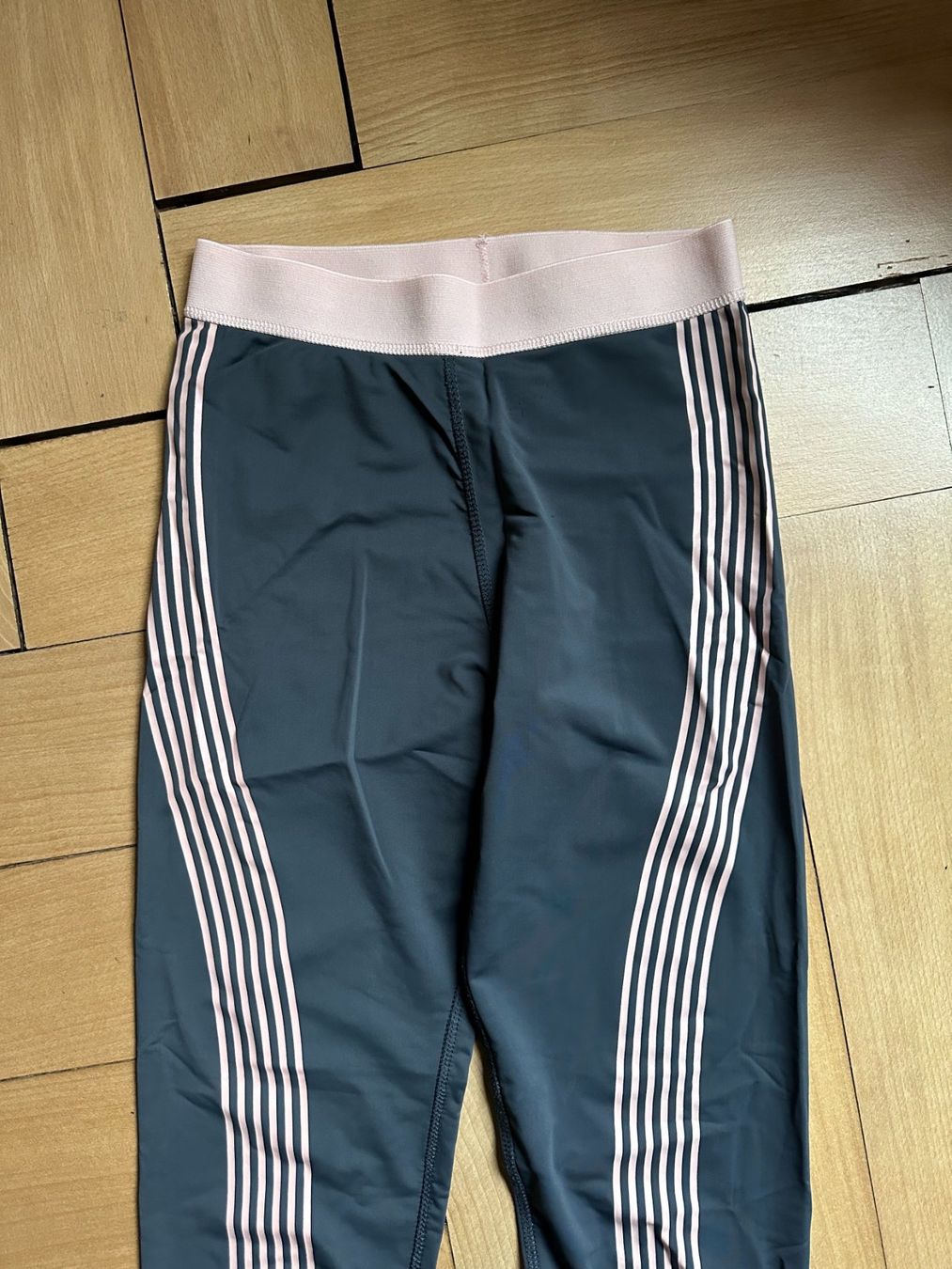 Leggings: WORKOUT - Sport Leggings grau-rosa 38 – Gebraucht aus Zürich von Diazaio 1