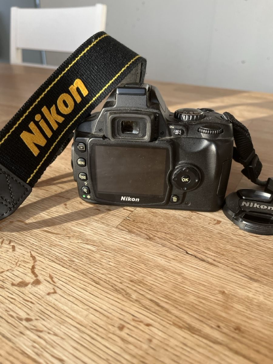 Nikon Fotocamera: Nikon D40x digitale Spiegelreflexkamera mit Objektiv – Usato da Birsfelden venduto da Ric8do 1