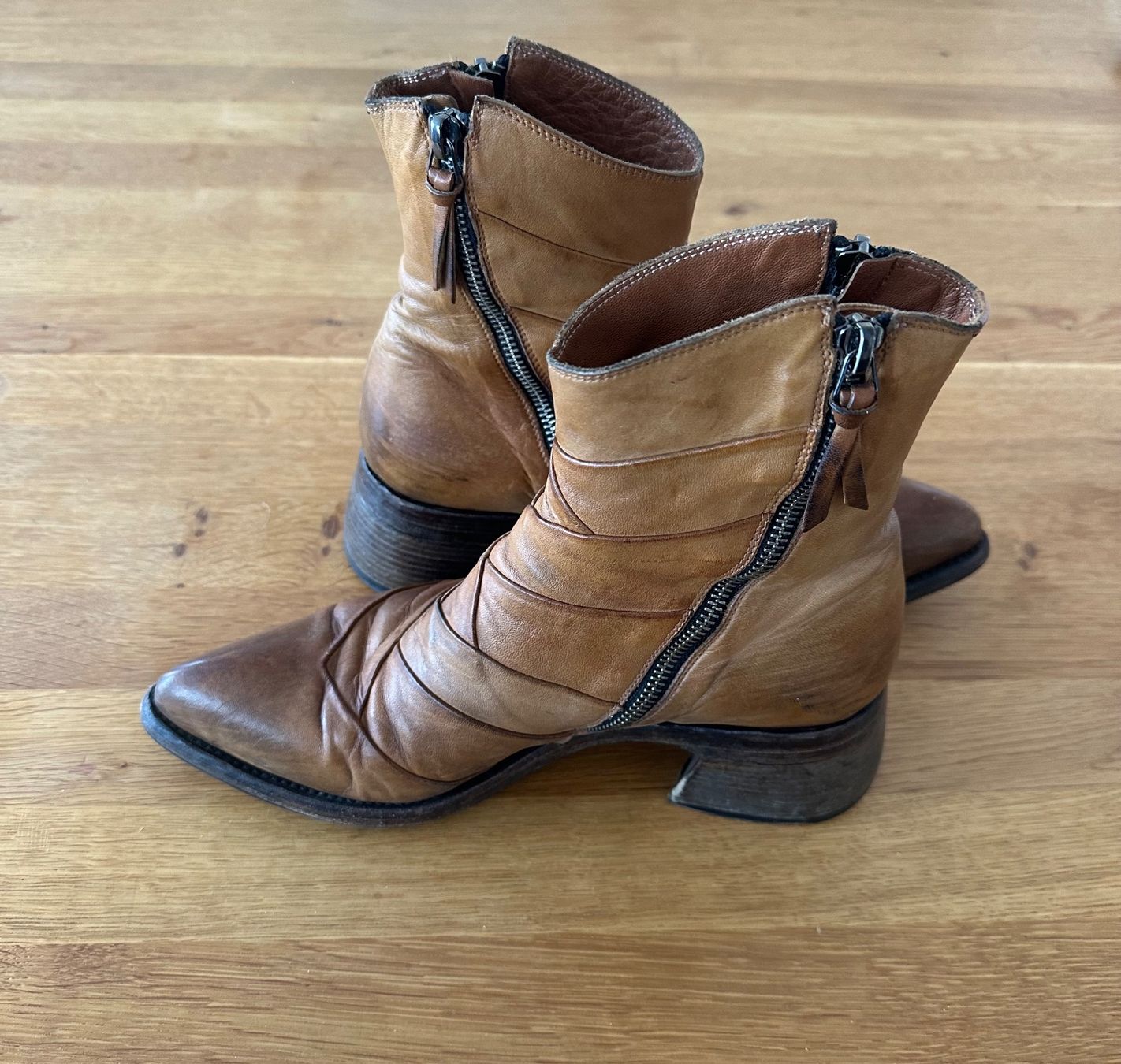 Scarpe da donna: Silvano Sassetti Stiefelette Gr 39 beige – Usato da Hindelbank venduto da Surlie 2