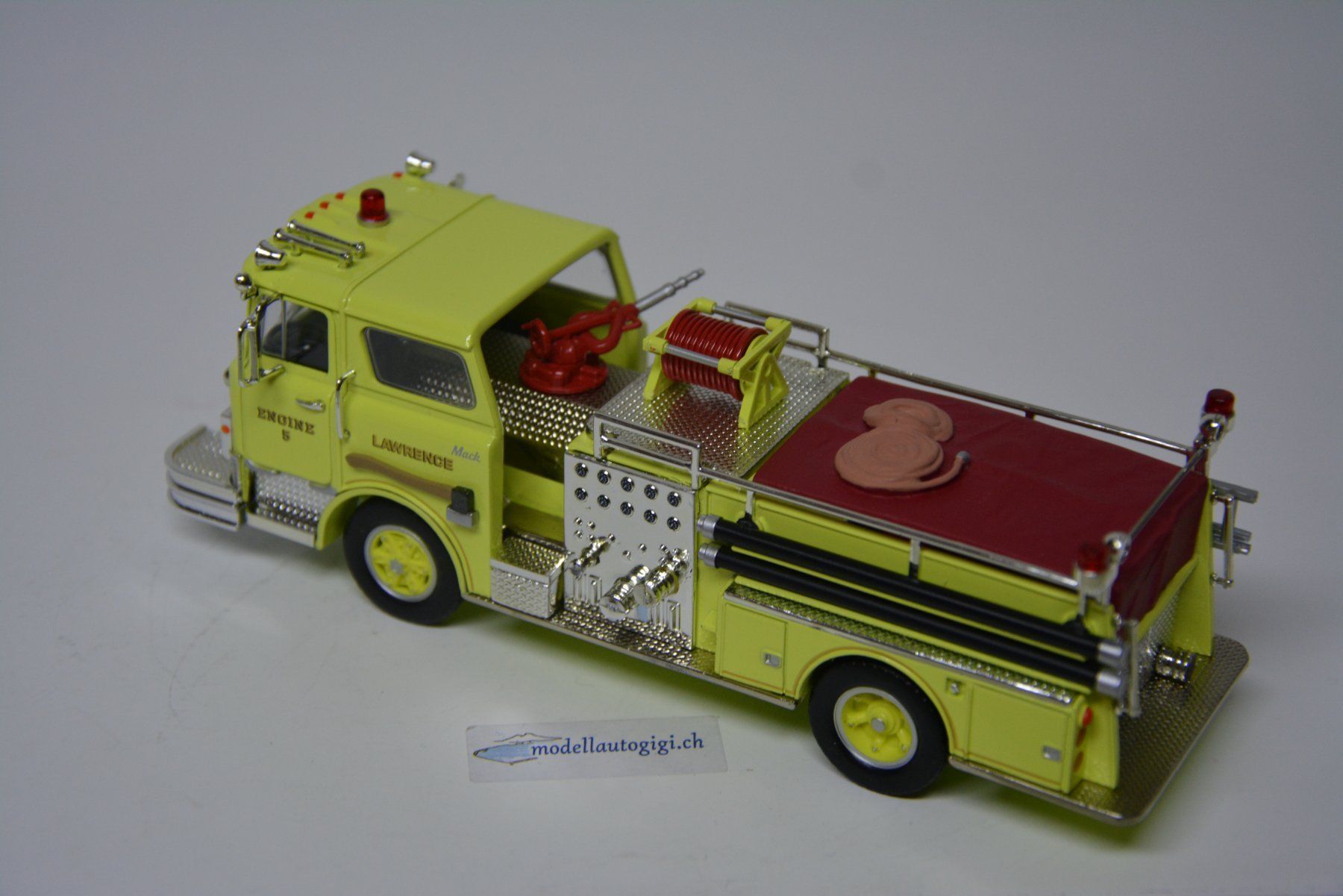 Kit di modellismo & Modellini statici: Mack CF Pumper - Lawrence MA, Corgi 1:50 – Nuovo e nell'imballaggio originale da Goldach venduto da Feivel9 8