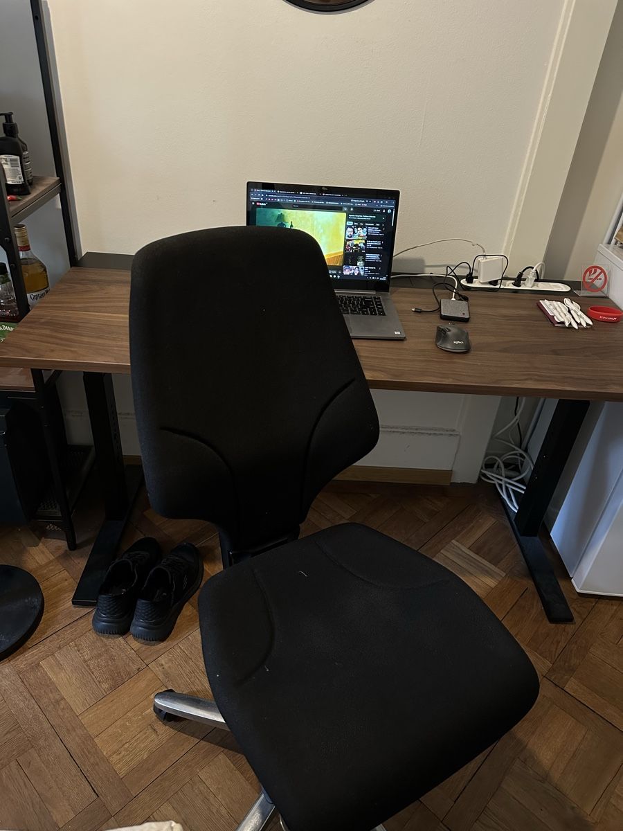 Ikea Scrivanie: Schreibtisch Mittzon + Stühle – Usato da Zug venduto da Joelky 2