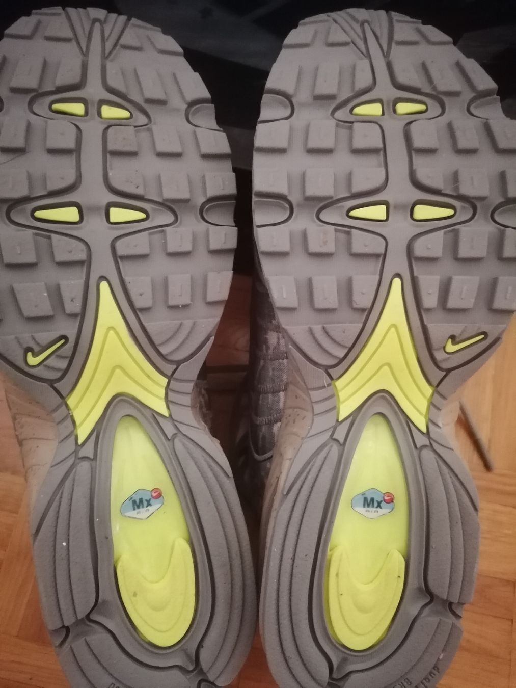 Nike Herrenschuhe: Nike Air Max Tailwind IV taille 42.5 comme neuves  – Gebraucht aus Ecublens VD von loi_dy6b 1