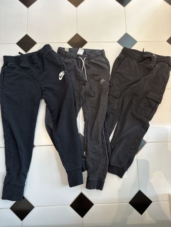 Kleiderpaket Hosen Nike + H&M 147-158