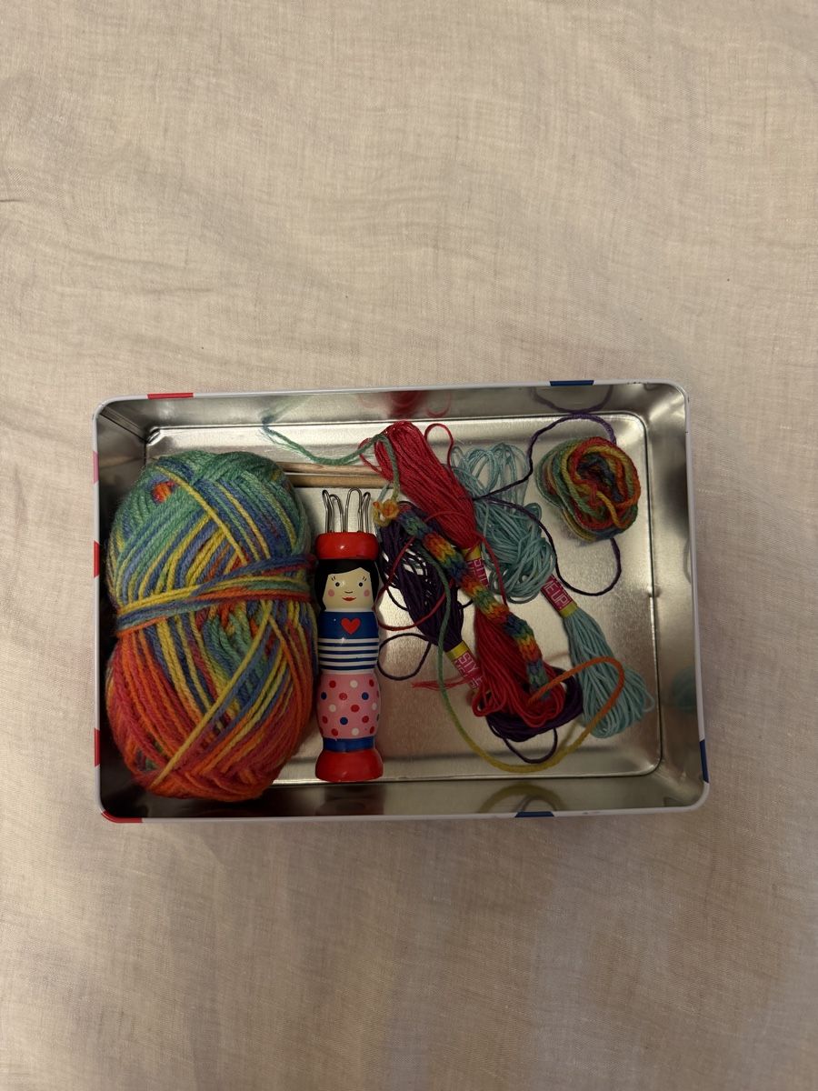 Kit bricolage: Strickliesel Set mit Garn – Usato da Freienbach venduto da dan_9rjy 2