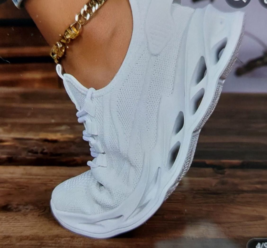 Chaussures femmes: NEUE Sommer Sneaker Gr.38 – Neuf avec emballage d'origine à Balsthal par Trendline55 1