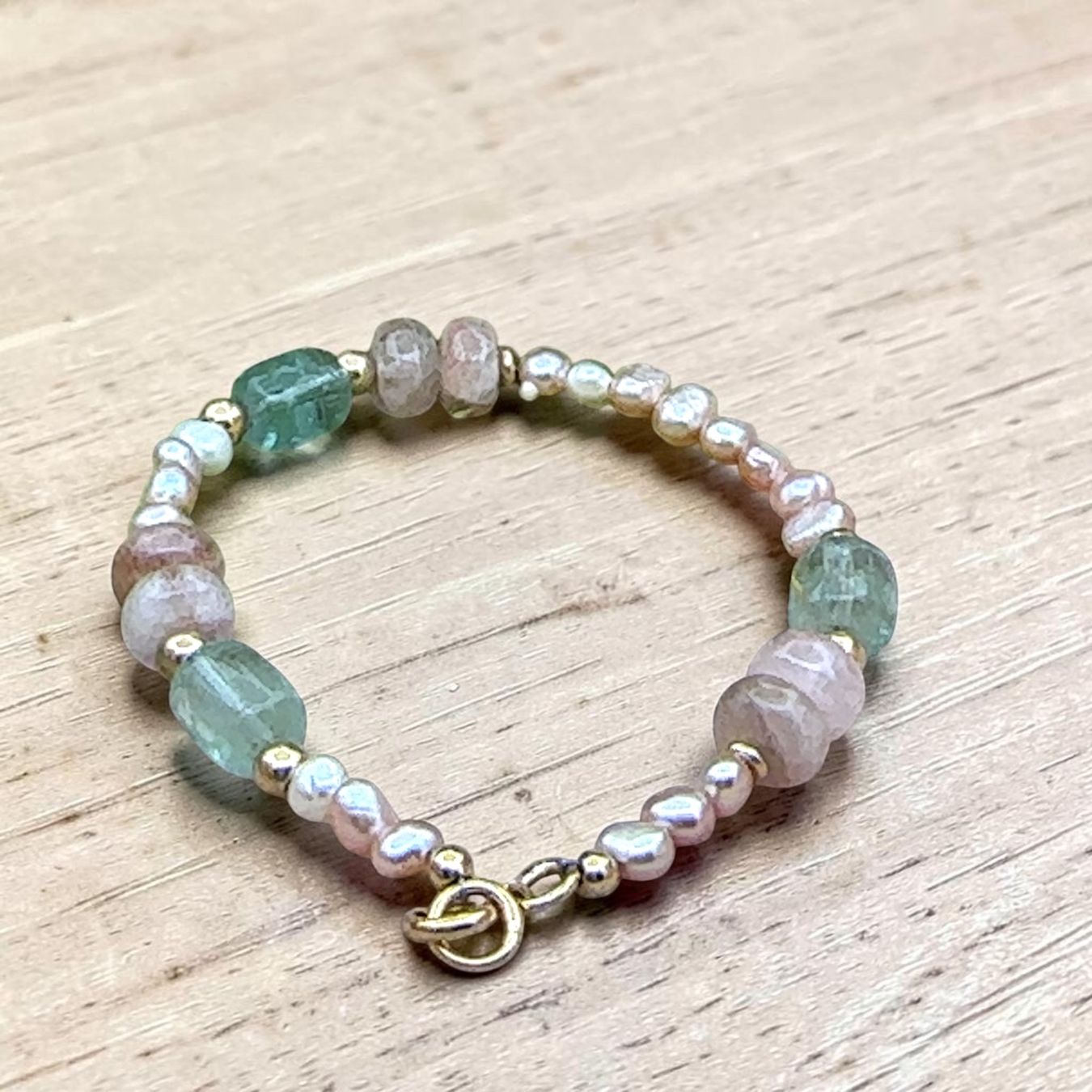 Olga Ribler Armbänder & -reifen: Perlenarmband mit bunten Edelsteinen – Neu (gemäss Beschreibung) aus Luzern von MonikaS03