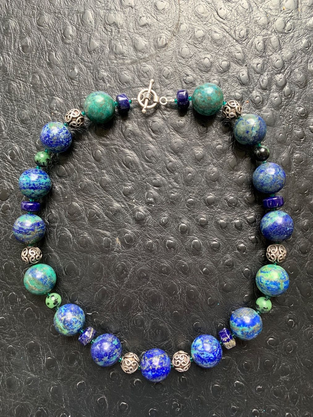 Colliers: Wunderschöne Kette mit Azurit-Malachit – Neuf (Voir description) à Birsfelden par Exclusivity
