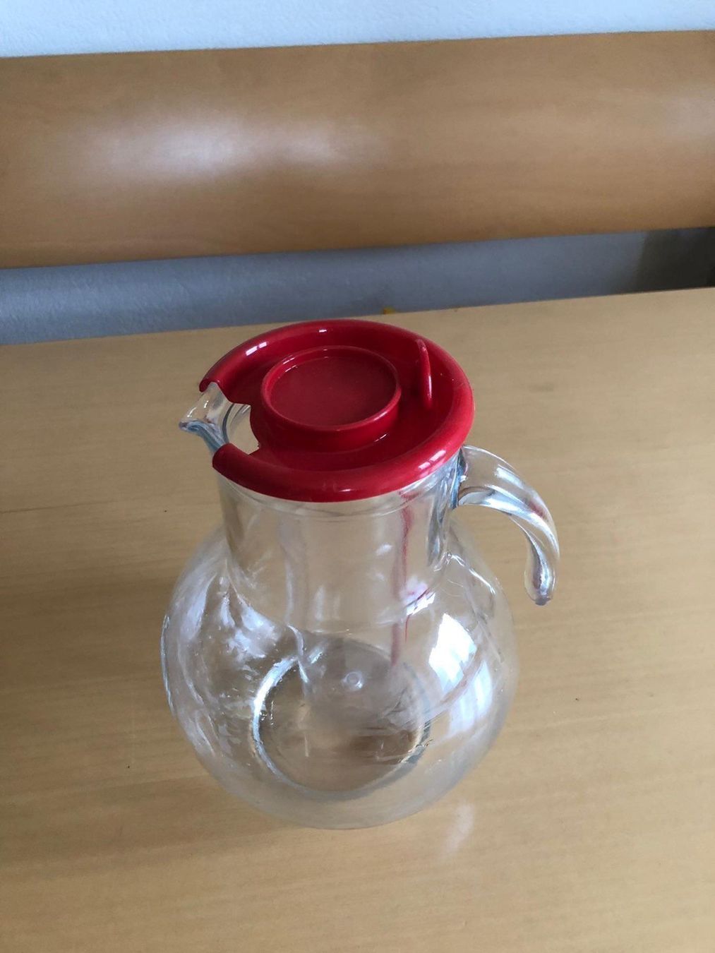 Karaffen: Getränkekrug aus Glas – Gebraucht aus Gamprin von Minabal 1
