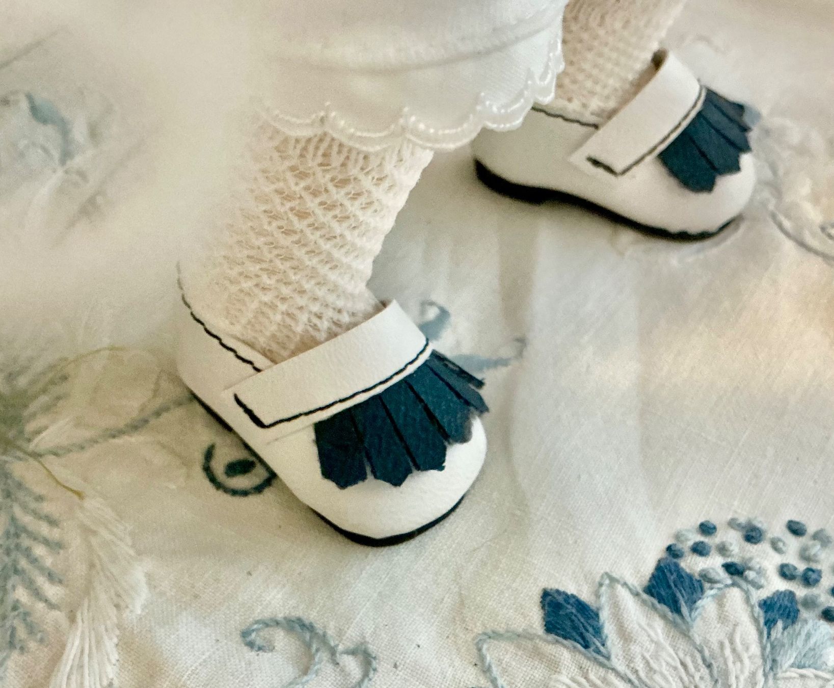 Poupées: ÄLTERE UNBESPIELTE HEIDI PUPPENSCHUHE – D'occasion à Zell LU par Silvermemory 1