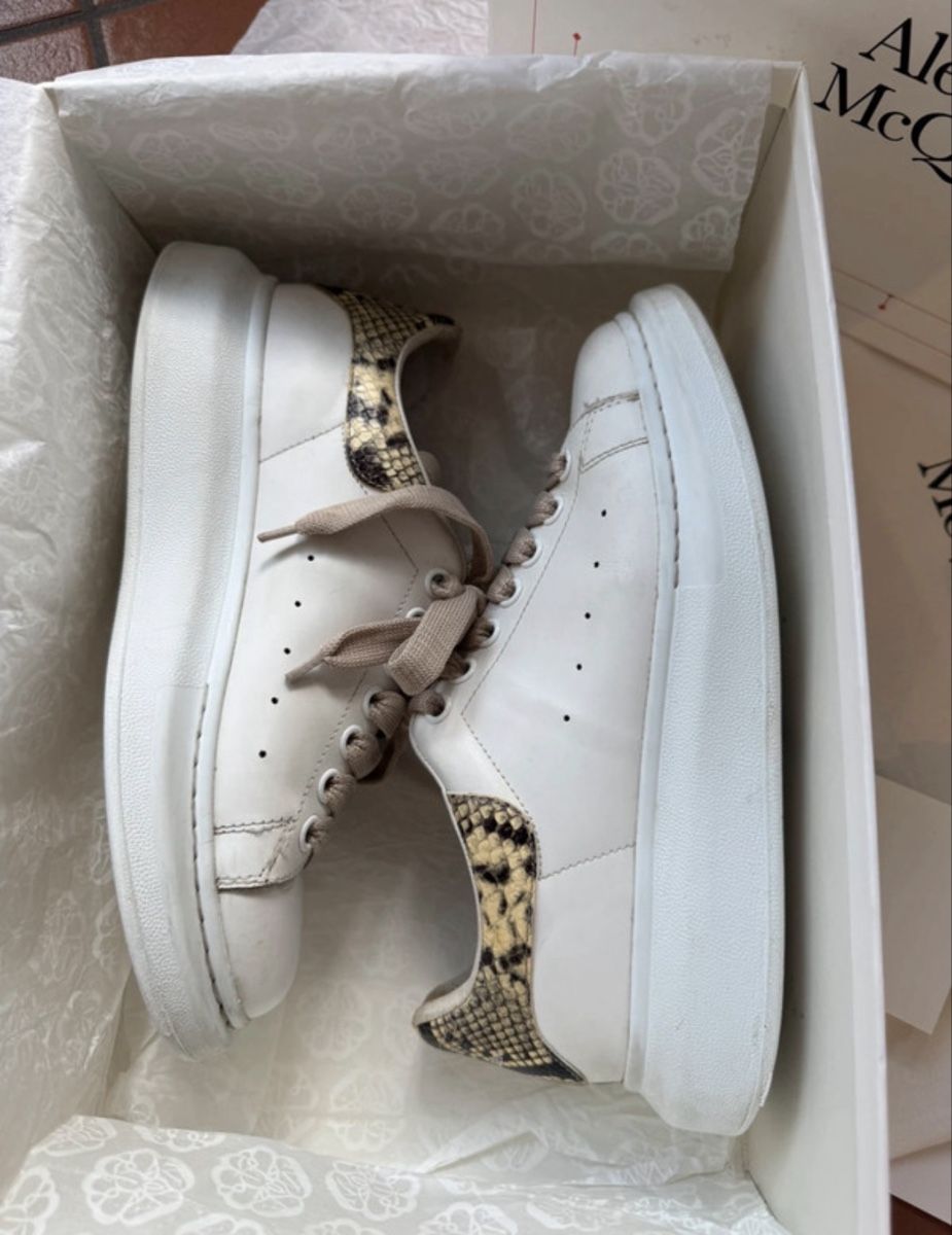 Alexander Mcqueen Chaussures hommes: Alexander McQueen Sneakers Weiss Gr. 40.5 – D'occasion à Zürich par janni_jj12 1