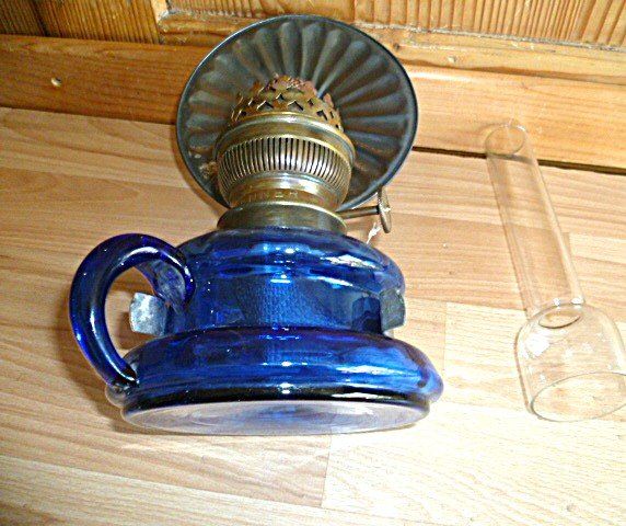 Lampade: Antike, blaue Petrollampe kompl. – Usato da Effretikon venduto da Heimstudio 8