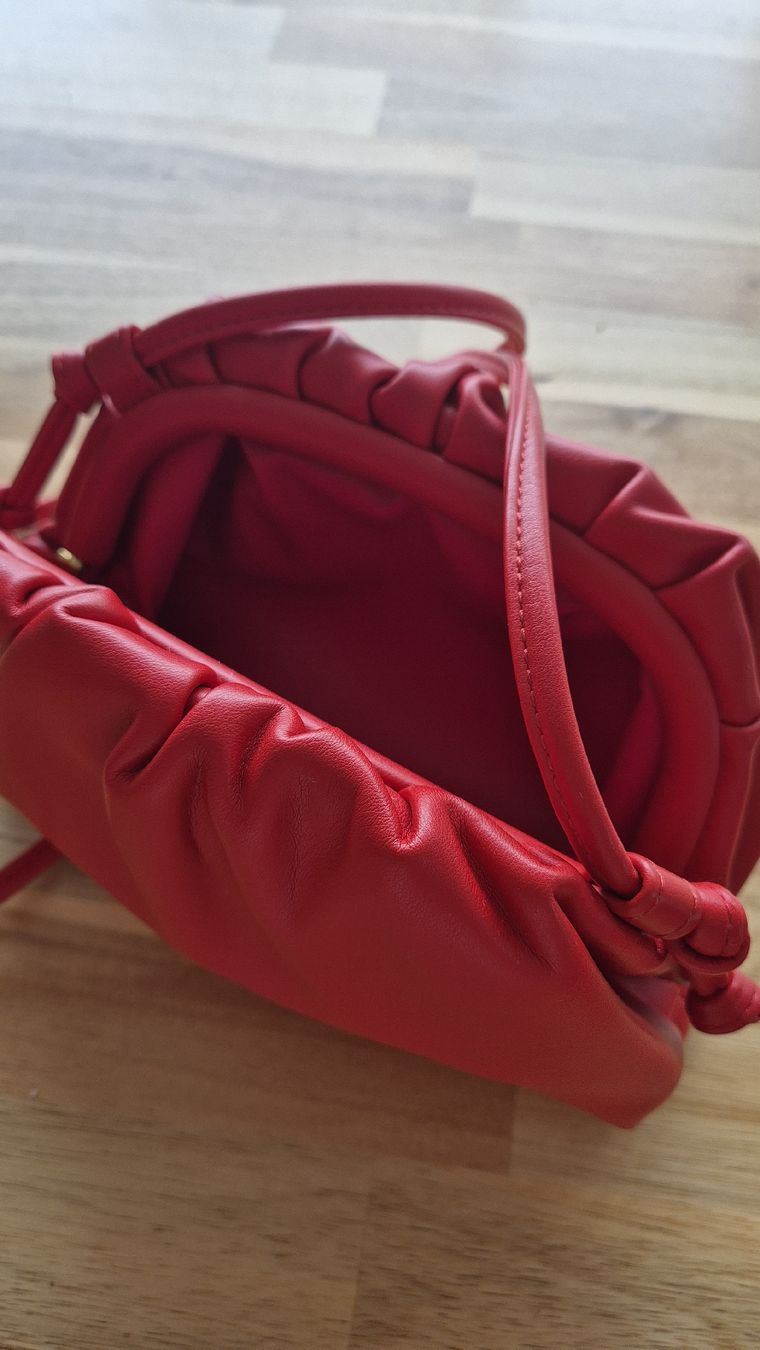 Borse da donna: Kleine rote Tasche – Usato da Romanshorn venduto da Eleony 1
