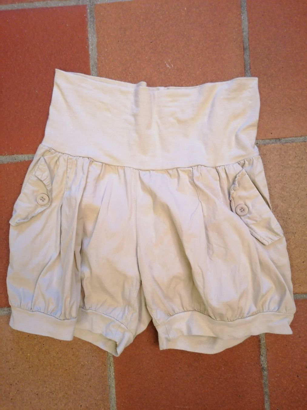 Pantaloni: Shorts S/164 – Usato da Solothurn venduto da Shanty.20 3