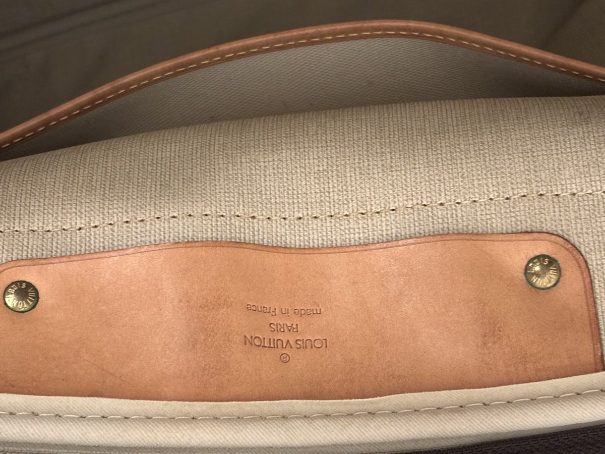 Louis Vuitton Valigie: Louis Vuitton Alize 24H Monogram Travel Case – Usato da Winterthur venduto da Atelier.W.Maison 8