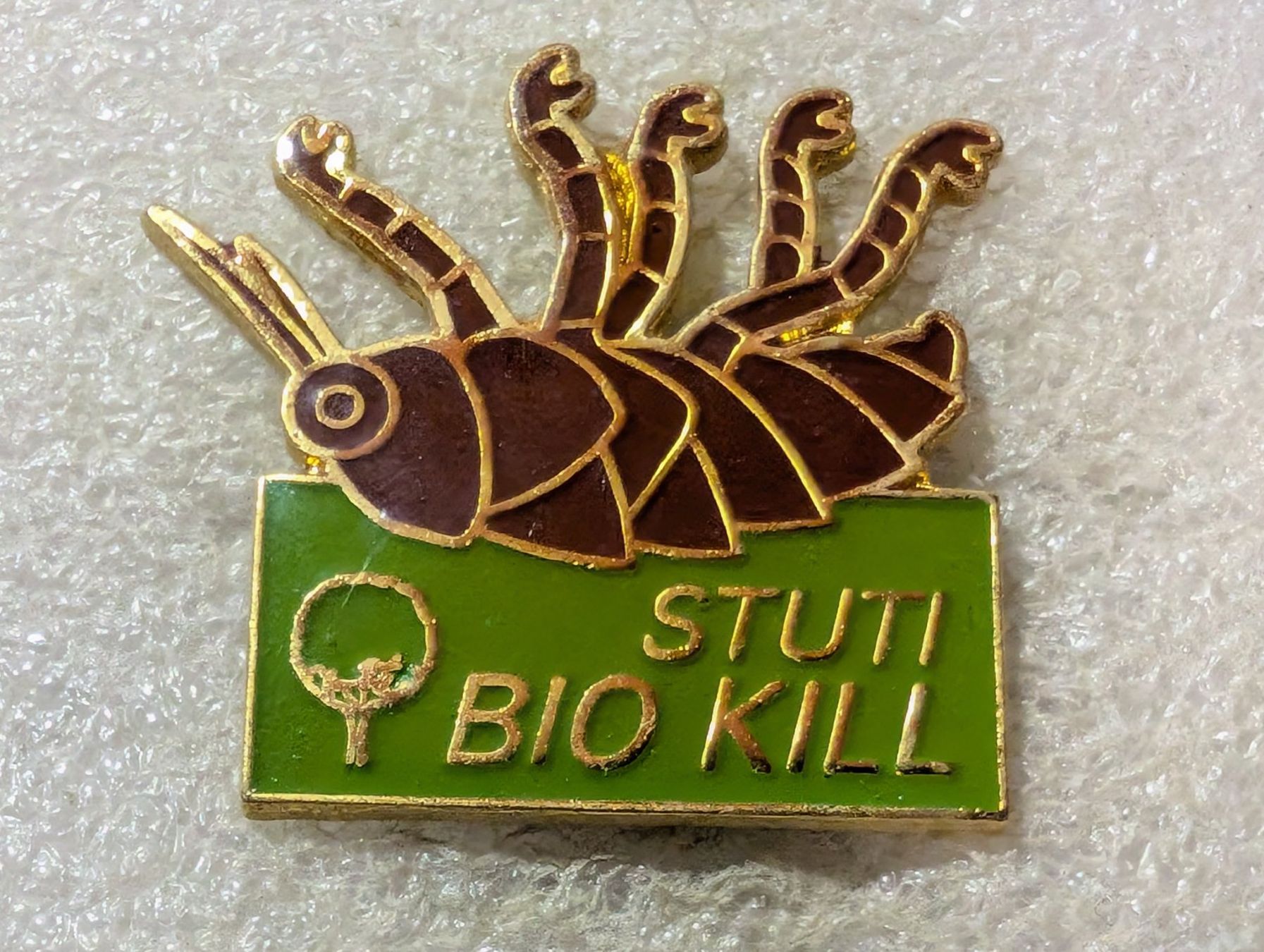 Placchette & Badge: Ansteckpin 171: Stuti Bio Kill – Usato da Oppligen venduto da Pin-Fall-Shop