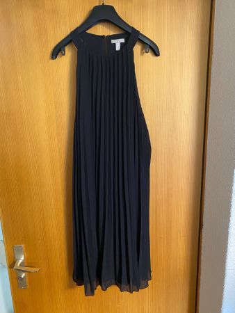 Kurzes schwarzes Plisseekleid von H&M Gr L 44 46