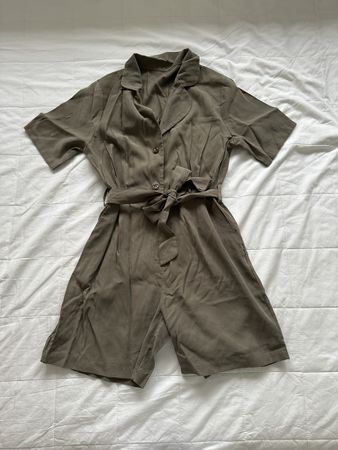 Combinaison kaki ceinturée, Taille S