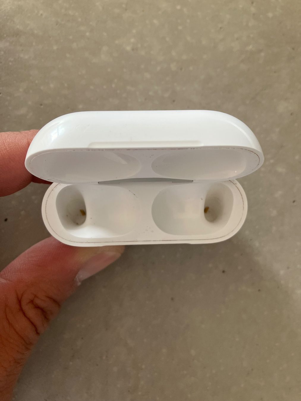 Apple Kopfhörer: APPLE AIRPODS PRO 2 Case – Gebraucht aus Lausanne von mr.v 3