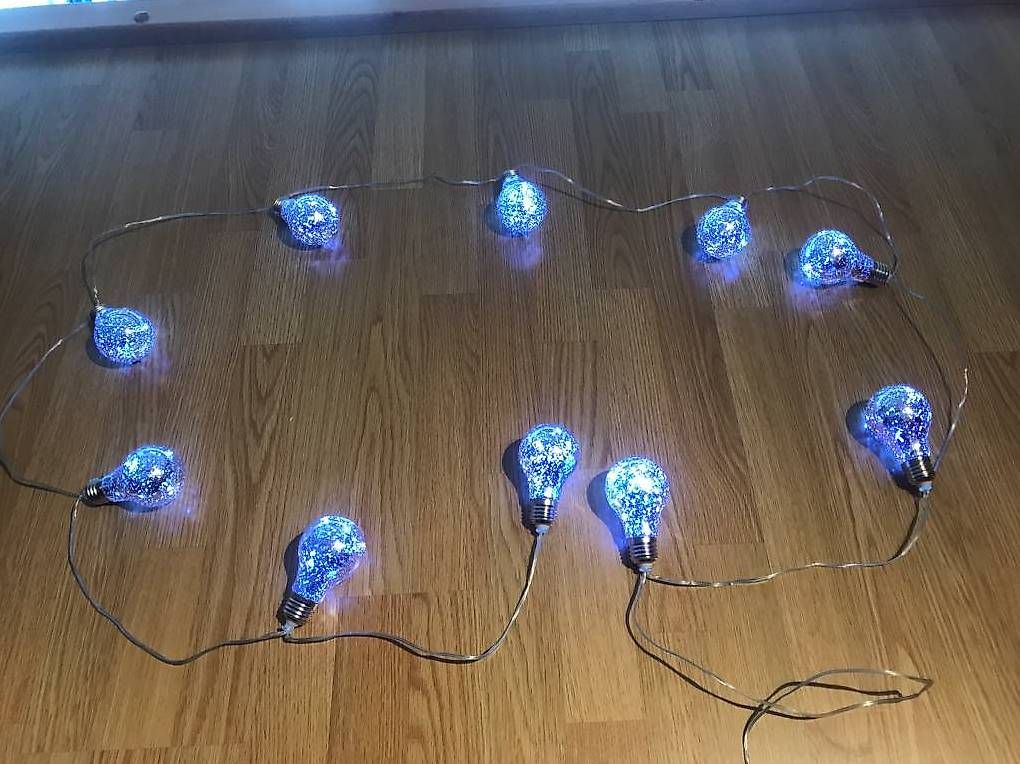 Guirlandes lumineuses: Guirlande  – D'occasion à Corcelles-pres-Concise par Dilem 1