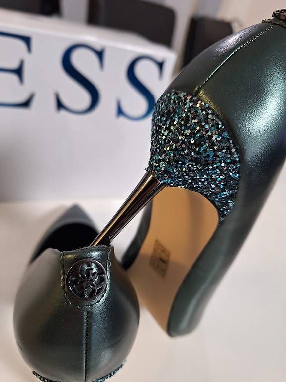 Scarpe da donna: Wunderschöne Guess Schuhe – Usato da chur venduto da merygori