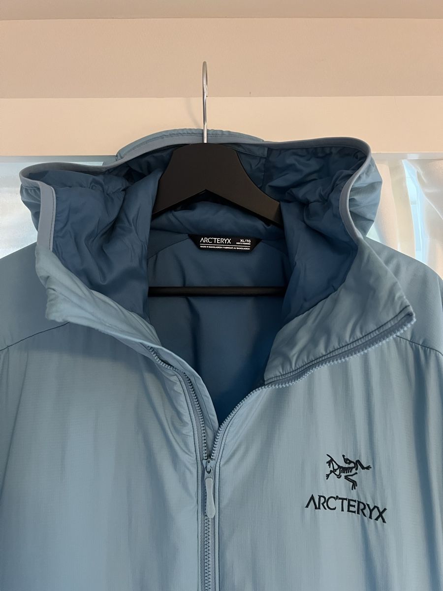 Arcteryx Giacche: Arcteryx Isolate Jacke Ice Blue Gr.XL – Usato da Winterthur venduto da Veribeerii 1