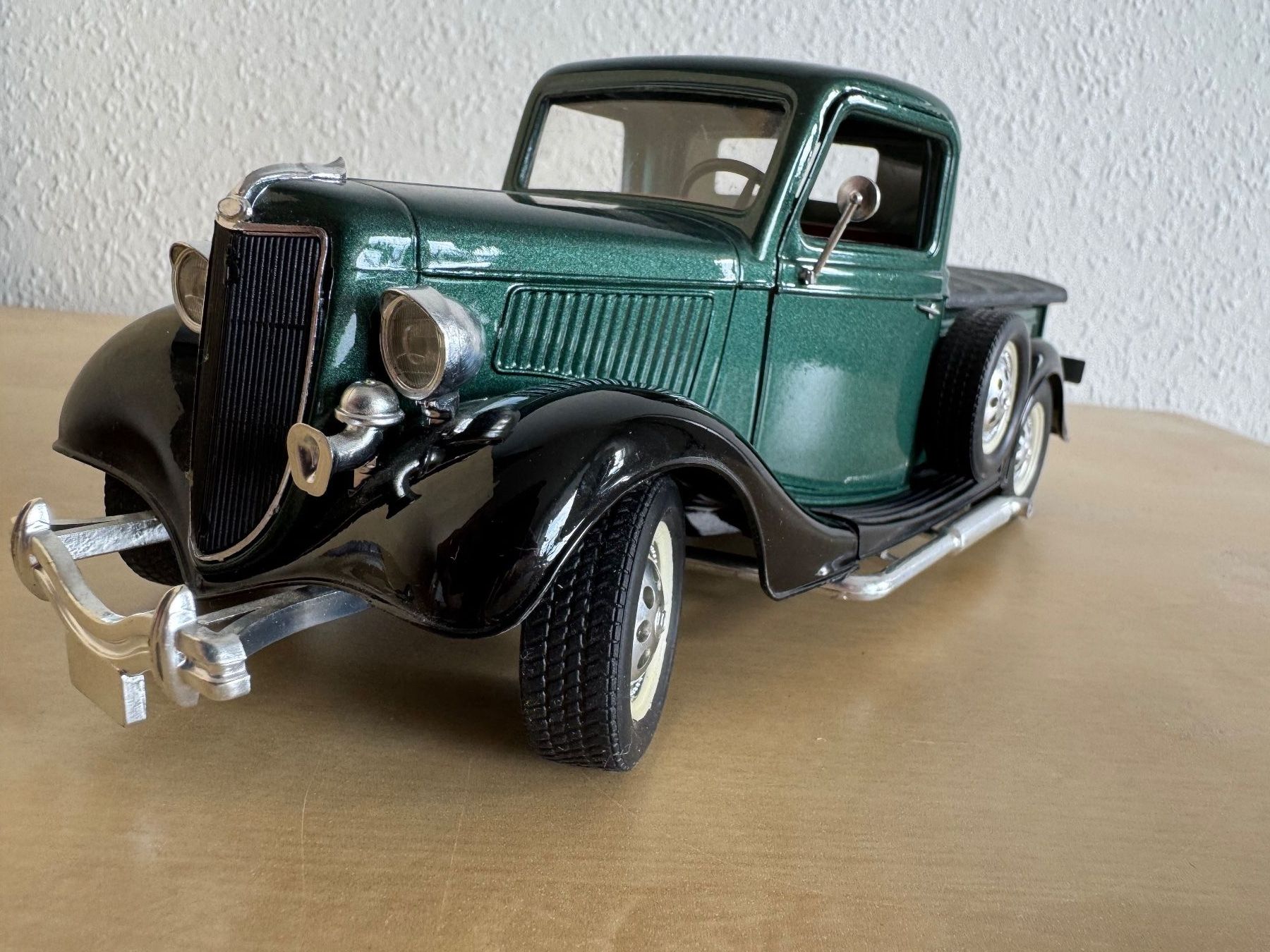Ford Modellini d'auto: Modell-Auto Ford Pickup V8 1936 – Nuovo (secondo la descrizione) da Luzern venduto da lbreu 9