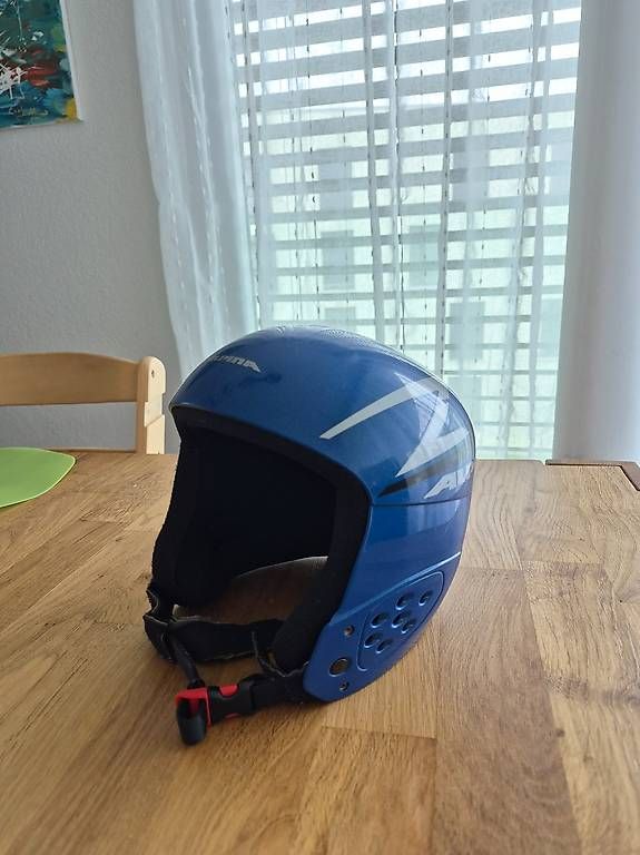 Caschi: Casque ski/bob/luge taille 48-50cm – Usato da Corgémont venduto da airmath 2