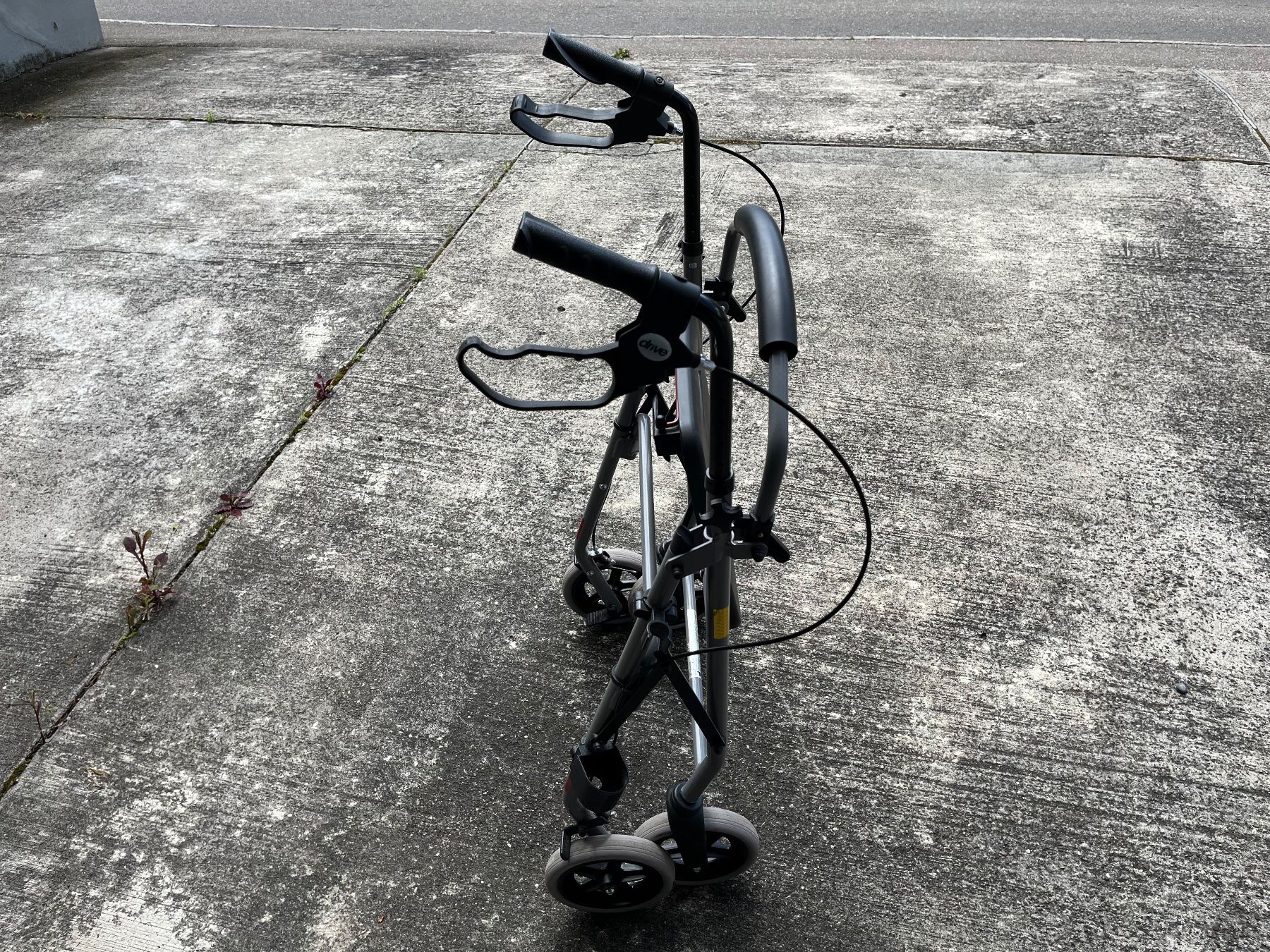 Ausili per la deambulazione: Rollator Gigo 2G mit Korb – Usato da Allschwil venduto da rol_95b5 3