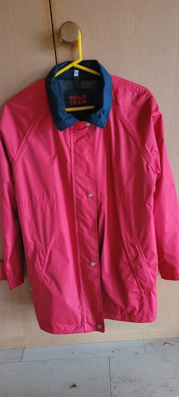 Jacken: rote Regenjacke Cold Tech Biaggini Grösse 38 – Gebraucht aus Hondrich von Ebro01